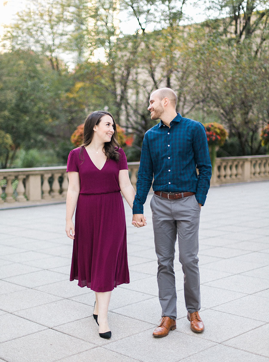 art institute of chicago engagement session, elegant summer wedding day, photo by laurelyn savannah photography 2
