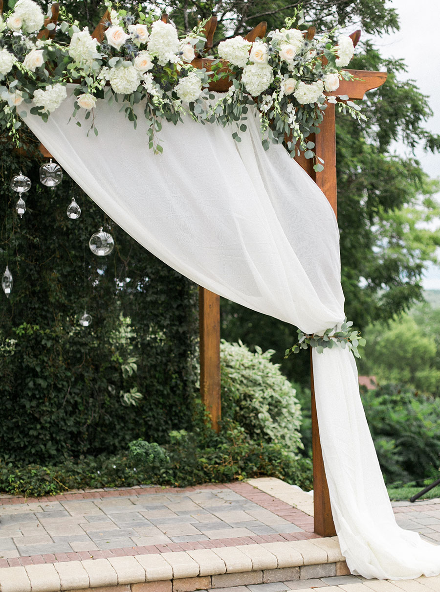 outdoor ceremony, romantic and organic wedding at the ridge hotel in lake geneva, wisconsin, with elegant neutral colors, photo by laurelyn savannah photography 28