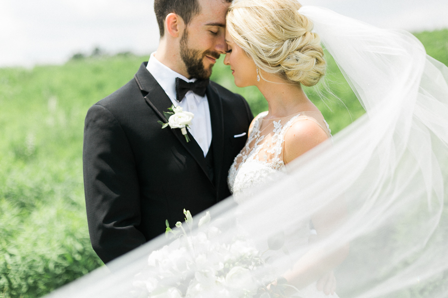 happy clients, wedding photographer review in milwaukee and madison, wisconsin, laurelyn savannah photography 1