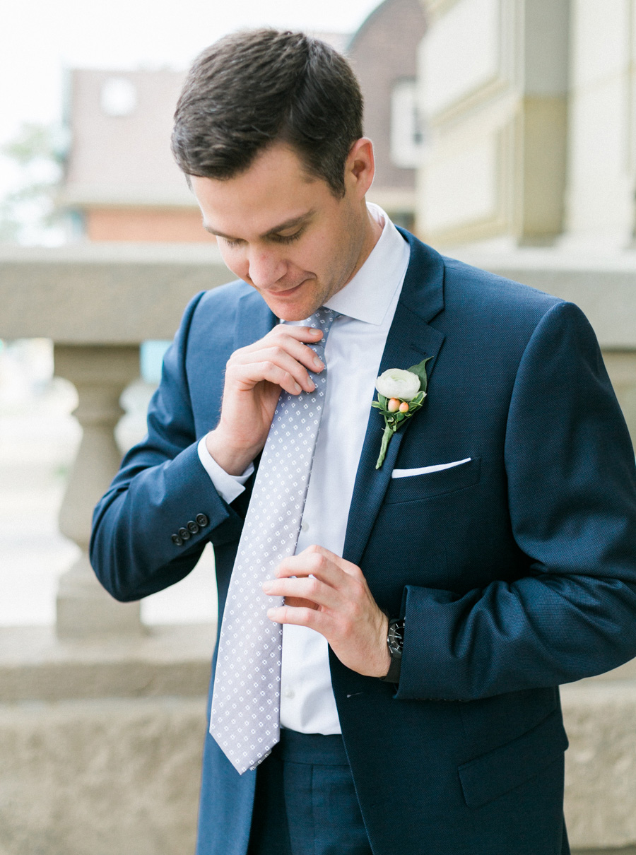 groom getting ready, discovery world summer lakeside elegant romantic wedding in milwaukee, wisconsin, photo by laurelyn savannah photography 10
