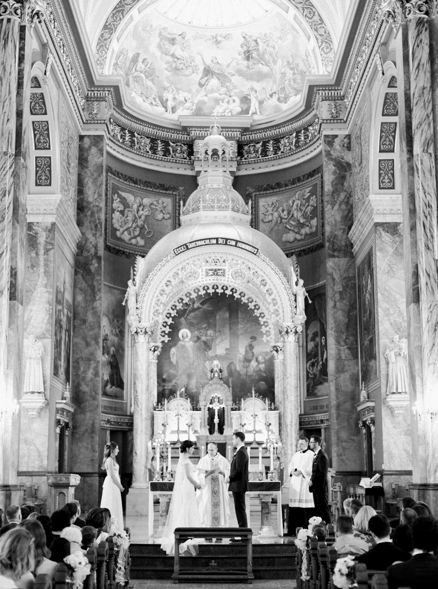ceremony at basilica of st josaphat, discovery world summer lakeside elegant romantic wedding in milwaukee, wisconsin, photo by laurelyn savannah photography 16