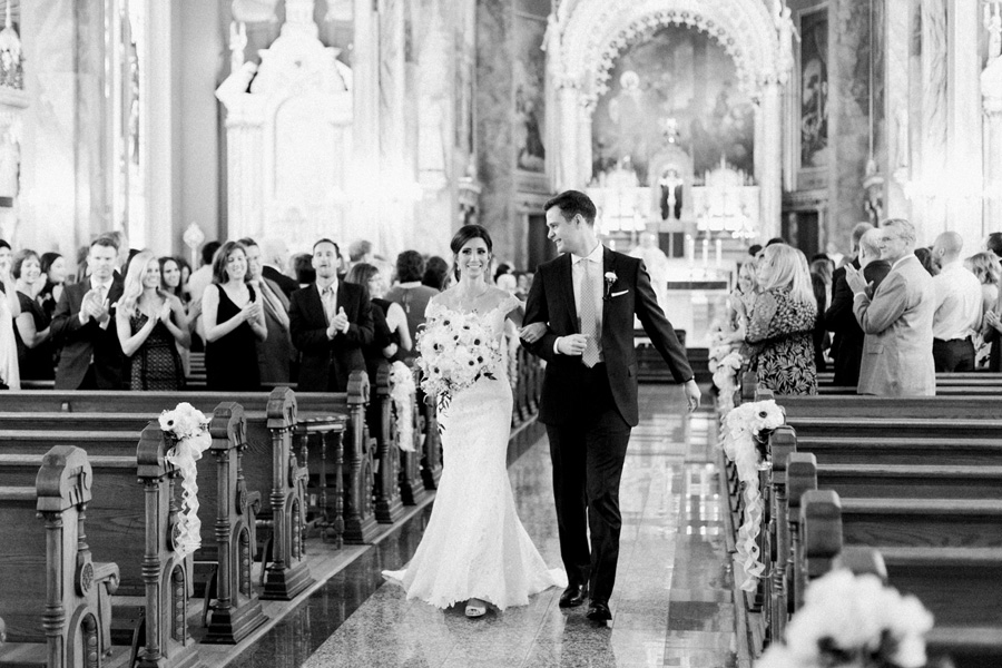 ceremony at basilica of st josaphat, discovery world summer lakeside elegant romantic wedding in milwaukee, wisconsin, photo by laurelyn savannah photography 19