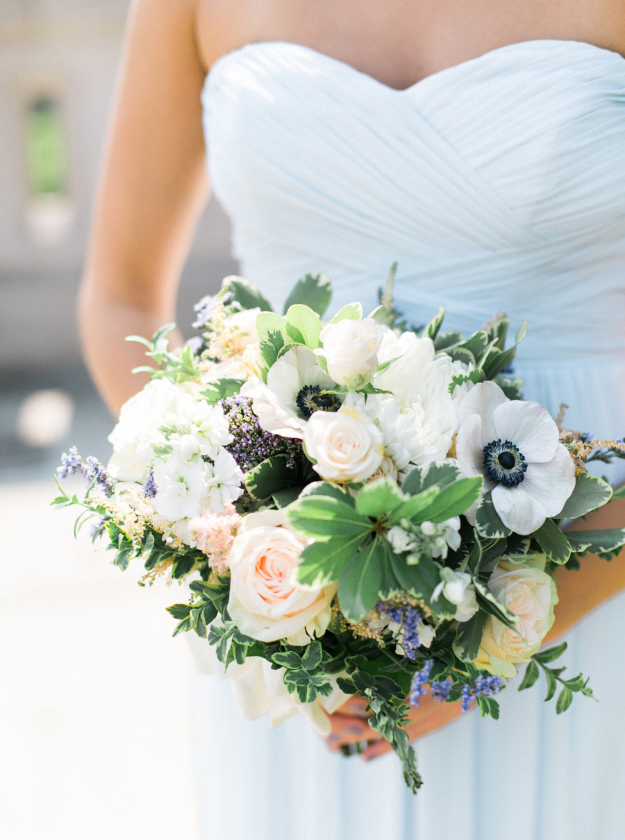 blue bridesmaid photos in Lake Park, elegant and modern lakefront wedding in downtown Milwaukee, Wisconsin with NYC flair, photo by Laurelyn Savannah Photography