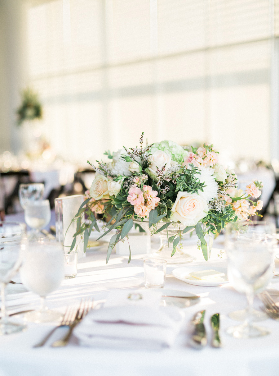 reception at Discovery World new pavilion, elegant and modern lakefront wedding in downtown Milwaukee, Wisconsin with NYC flair, photo by Laurelyn Savannah Photography
