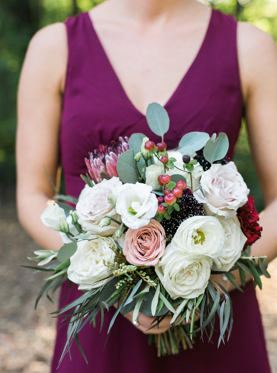 bridesmaids bouquet, glamping and chic safari romantic outdoor wedding at Milwaukee County Zoo, Wisconsin, photo by Laurelyn Savannah Photography