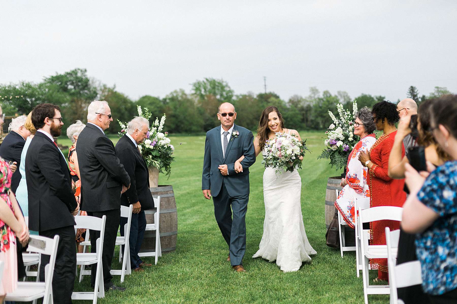 wedding ceremony, rustic romantic wedding at over the vines with midwestern bride, photo by laurelyn savannah photography