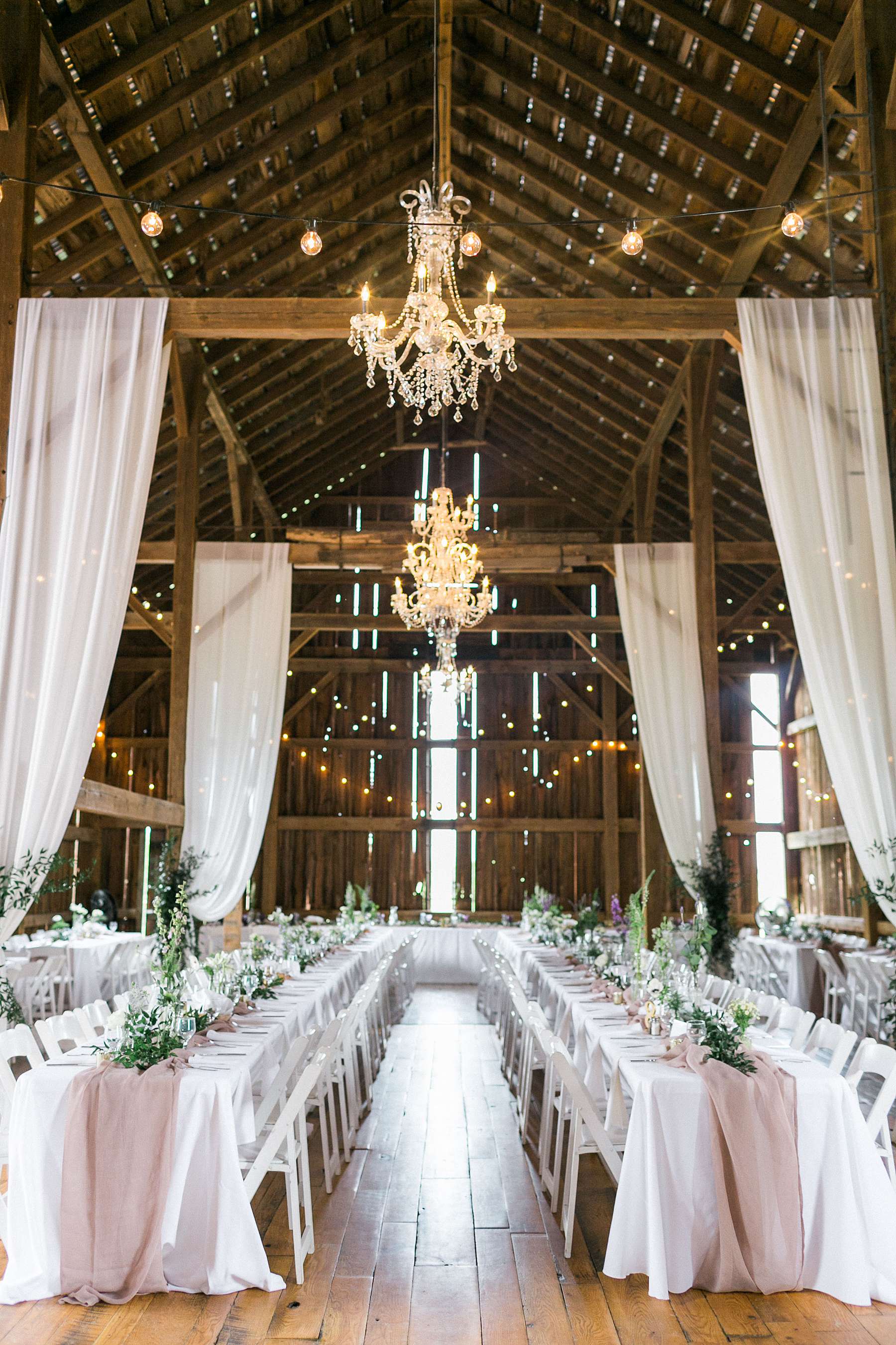 wedding reception, rustic romantic wedding at over the vines with midwestern bride, photo by laurelyn savannah photography