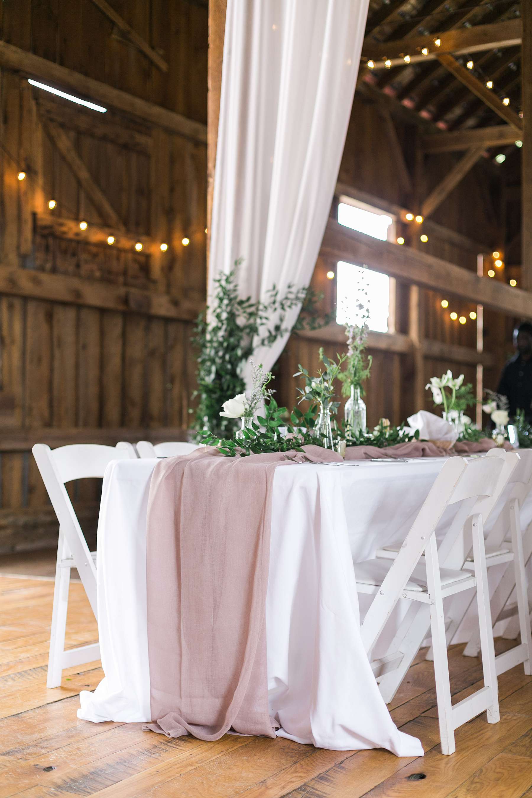 wedding reception, rustic romantic wedding at over the vines with midwestern bride, photo by laurelyn savannah photography