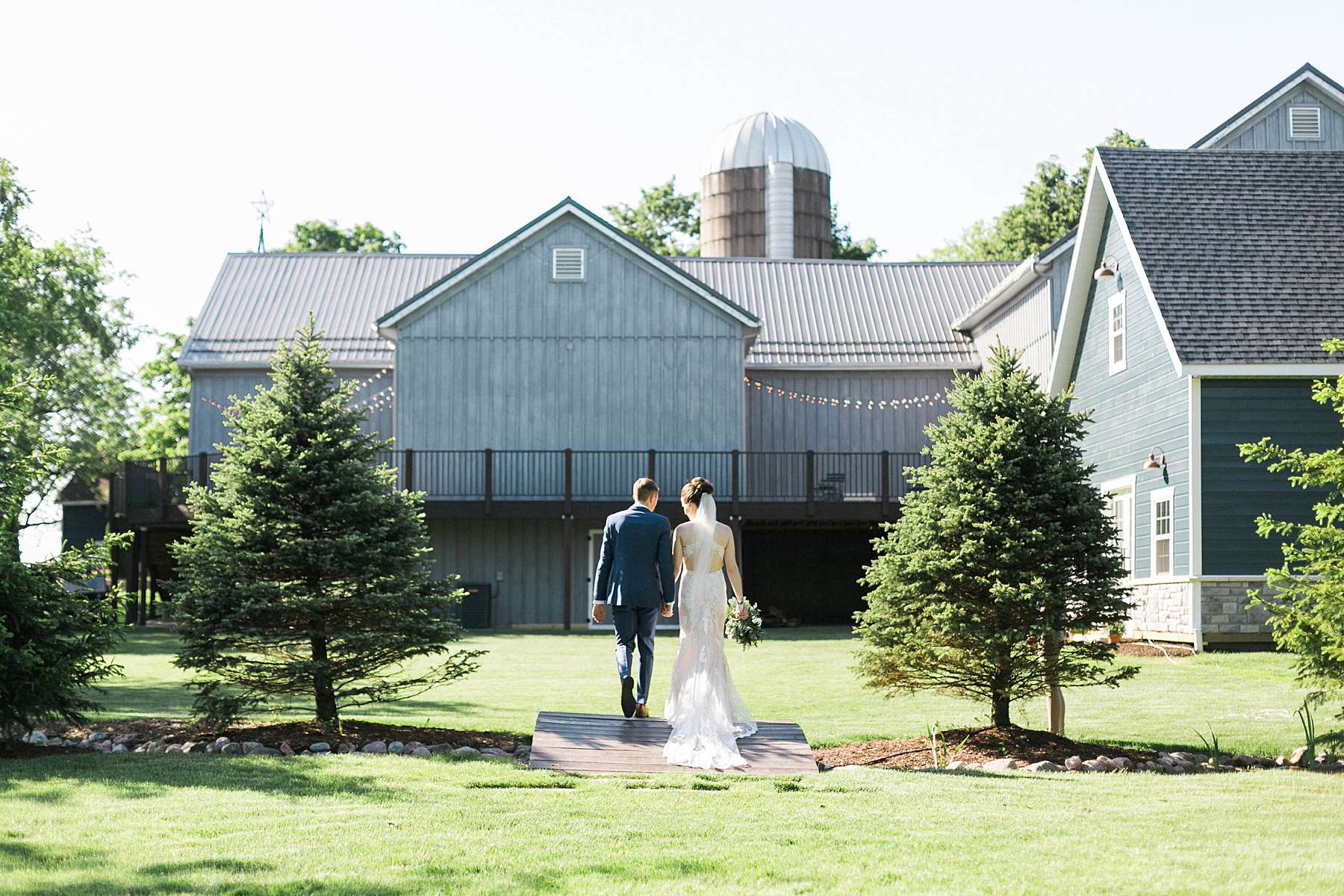 ceremony, rustic romantic wedding at the landing 1841, photo by laurelyn savannah photography