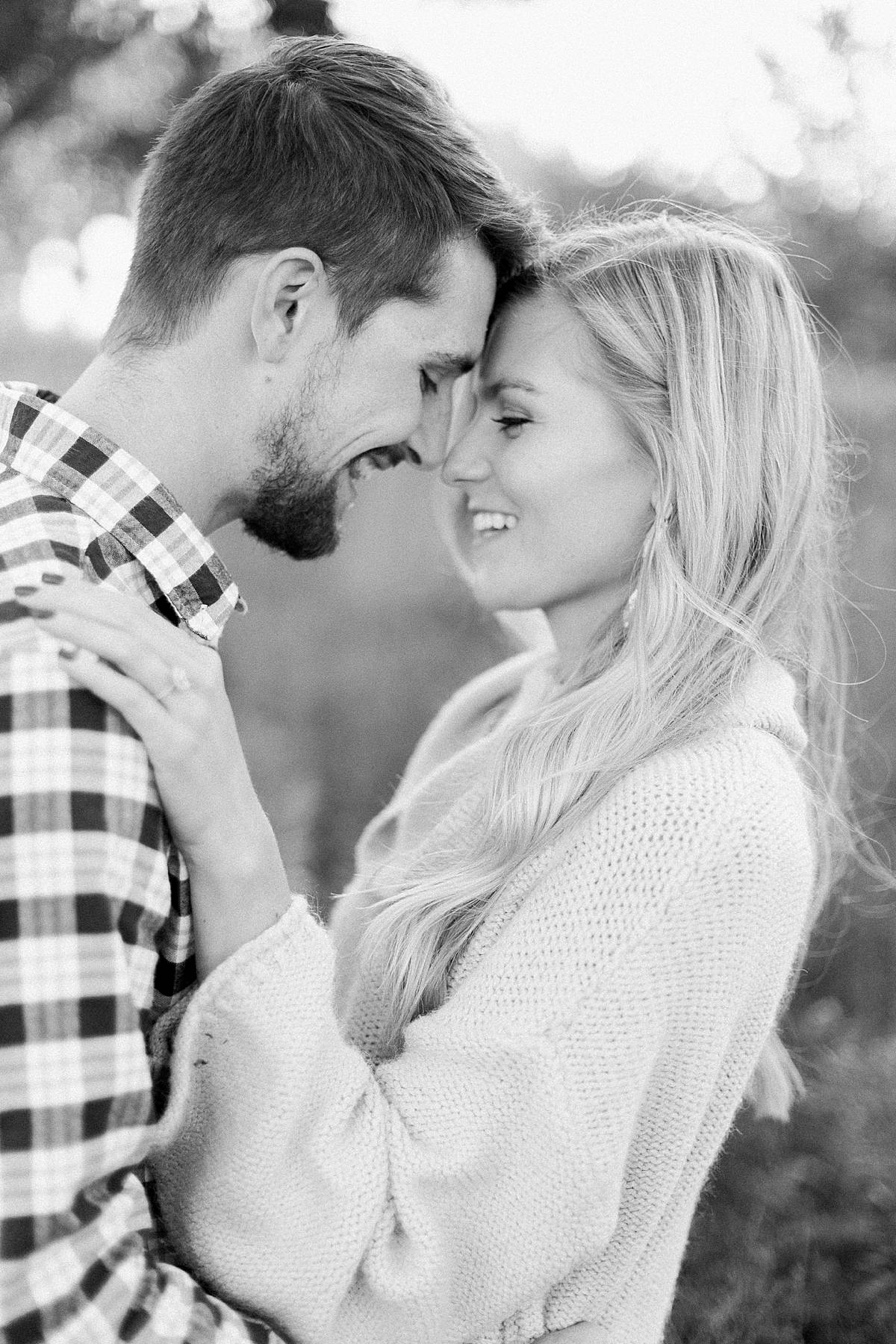 casual fall engagement session at Retzer Nature Center, photo by Laurelyn Savannah Photography