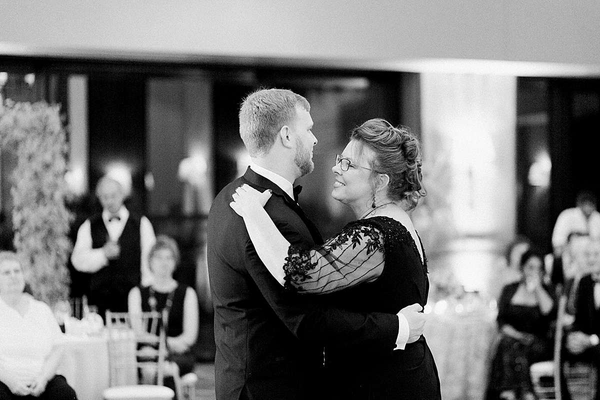 first dance, romantic wisconsin wedding at sentry world stevens point, photo by laurelyn savannah photography