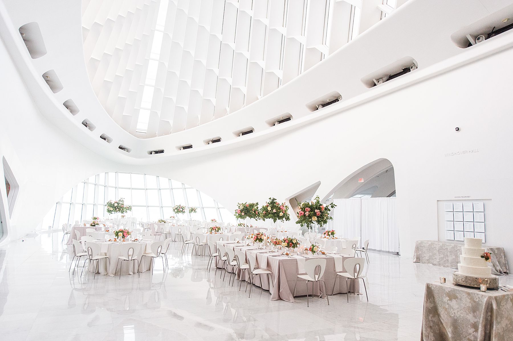 elegant wedding reception at modern minimal milwaukee art museum architectural gem on lake michigan in downtown