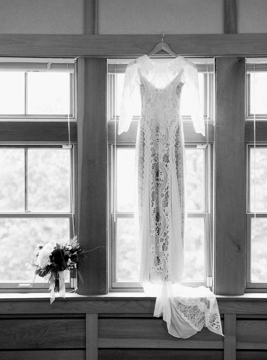 bridal gown for a boho outdoor wedding at Schlitz Audubon Nature Center in Milwaukee, Wisconsin, photo by Laurelyn Savannah Photography 1